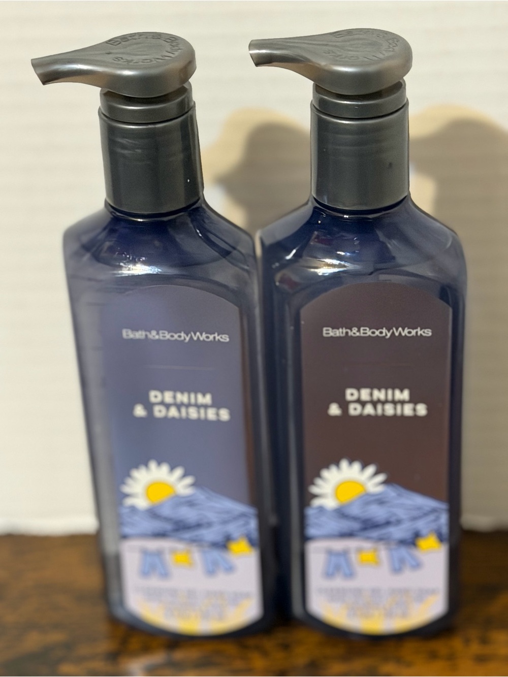 2 Bath & Body Works Denim & Daisies Hand Soaps New Daisies, Denim, Citrus